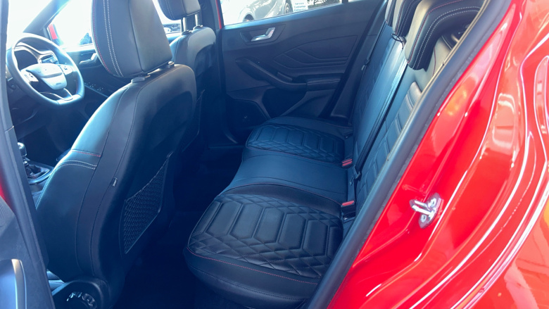 Ford Focus 1.0 EcoBoost Hybrid mHEV 155 ST-Line Vignale 5dr Petrol Hatchback